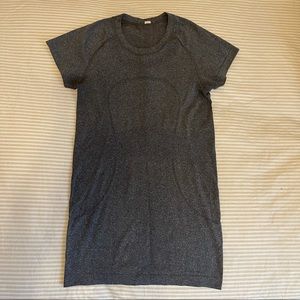 Lululemon Swiftly Tech short sleeve - Size 4